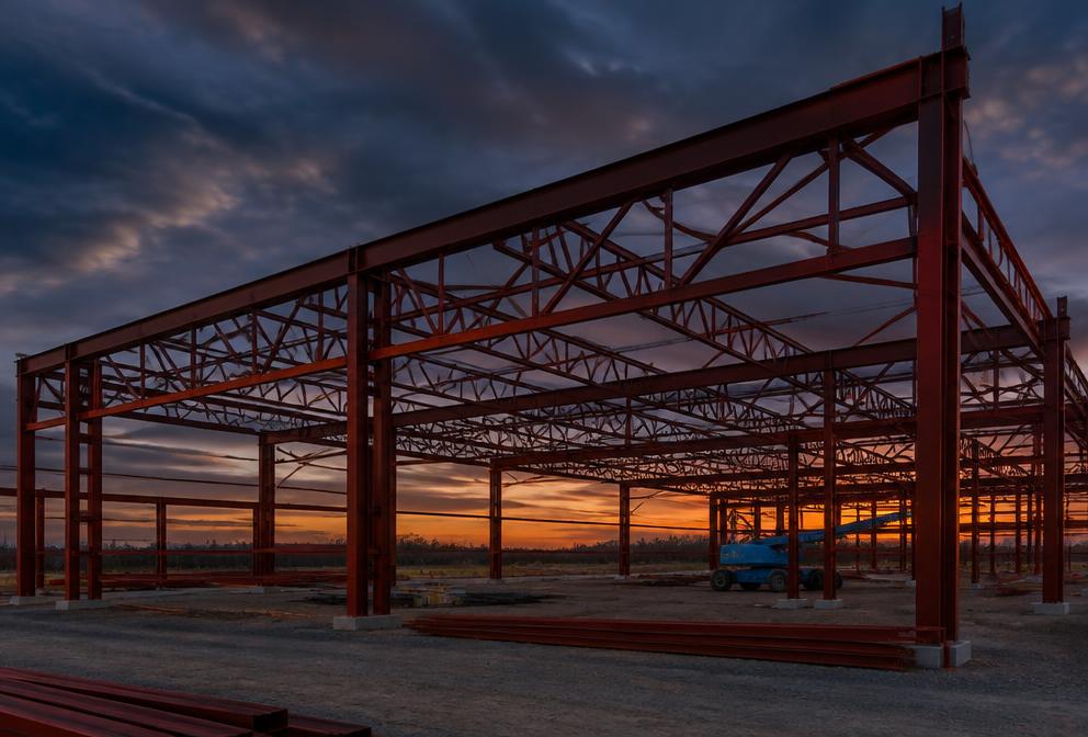 Steel buildings & structures
